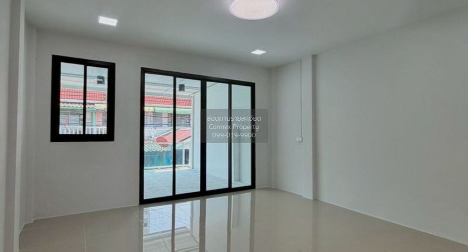 For sale 3 bedrooms townhouse in Mueang Nonthaburi, Nonthaburi