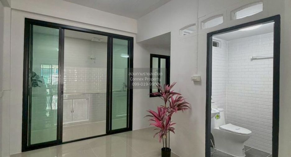 For sale 3 bedrooms townhouse in Mueang Nonthaburi, Nonthaburi