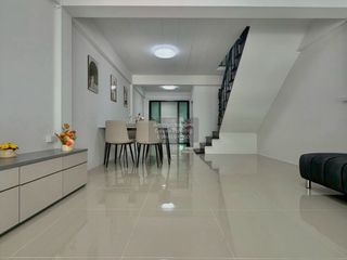 For sale 3 bedrooms townhouse in Mueang Nonthaburi, Nonthaburi