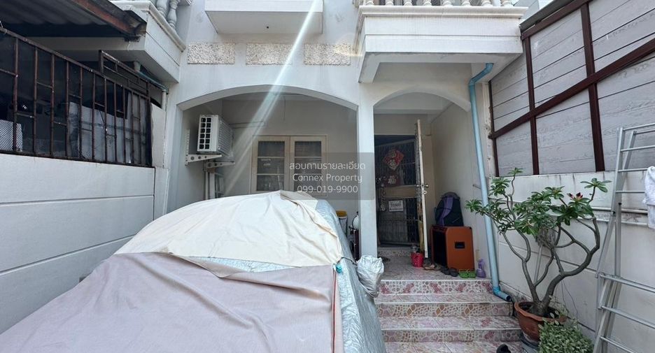 Reihenhaus zum Kauf mit 2 Zimmer in Phra Khanong, Bangkok
