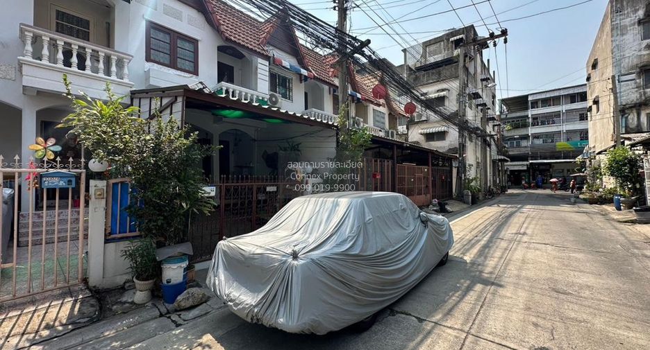Reihenhaus zum Kauf mit 2 Zimmer in Phra Khanong, Bangkok