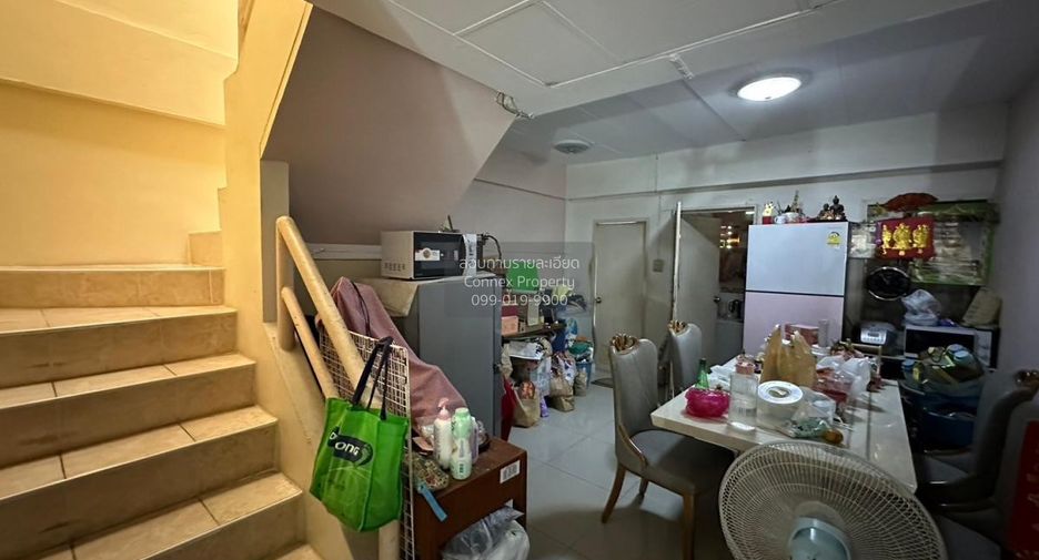 Reihenhaus zum Kauf mit 2 Zimmer in Phra Khanong, Bangkok