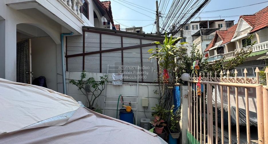 Reihenhaus zum Kauf mit 2 Zimmer in Phra Khanong, Bangkok