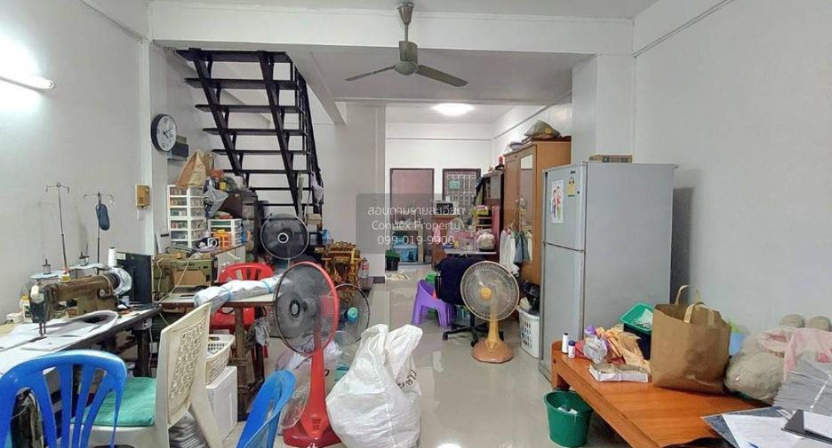 For sale 2 bedrooms townhouse in Bang Khun Thian, Bangkok