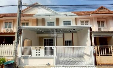 Casa adosada en venta de 4 habitaciones en Bang Yai, Nonthaburi