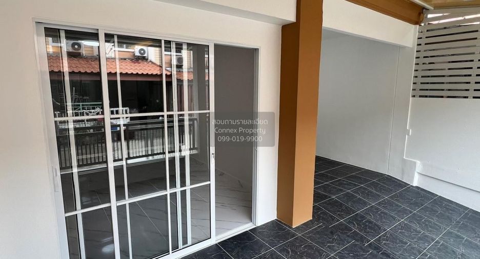 Casa adosada en venta de 3 habitaciones en Bang Yai, Nonthaburi