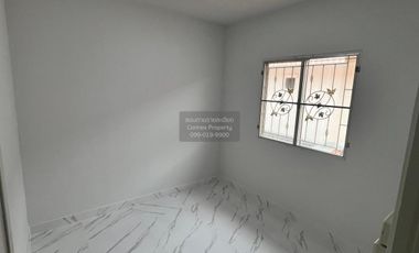 Casa adosada en venta de 3 habitaciones en Bang Yai, Nonthaburi