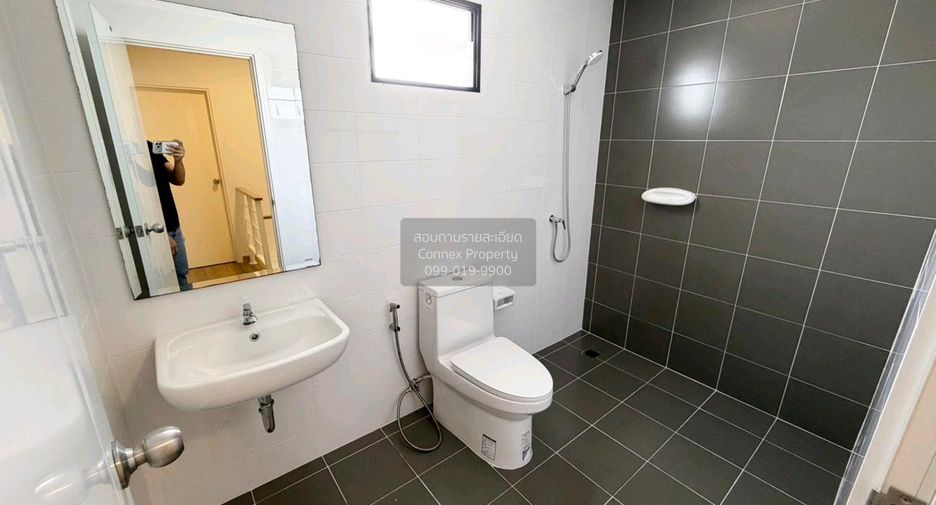 For sale 3 bedrooms townhouse in Khlong Luang, Pathum Thani