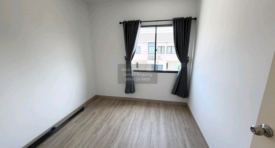 For sale 3 bedrooms townhouse in Khlong Luang, Pathum Thani