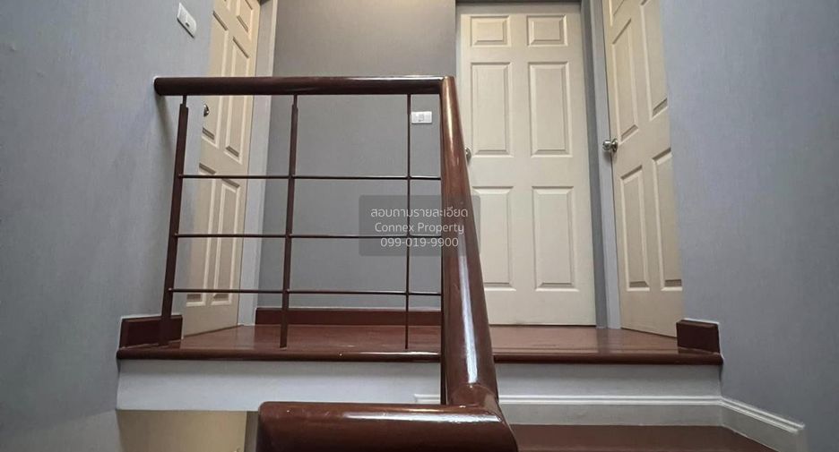 Casa adosada en venta de 3 habitaciones en Phasi Charoen, Bangkok