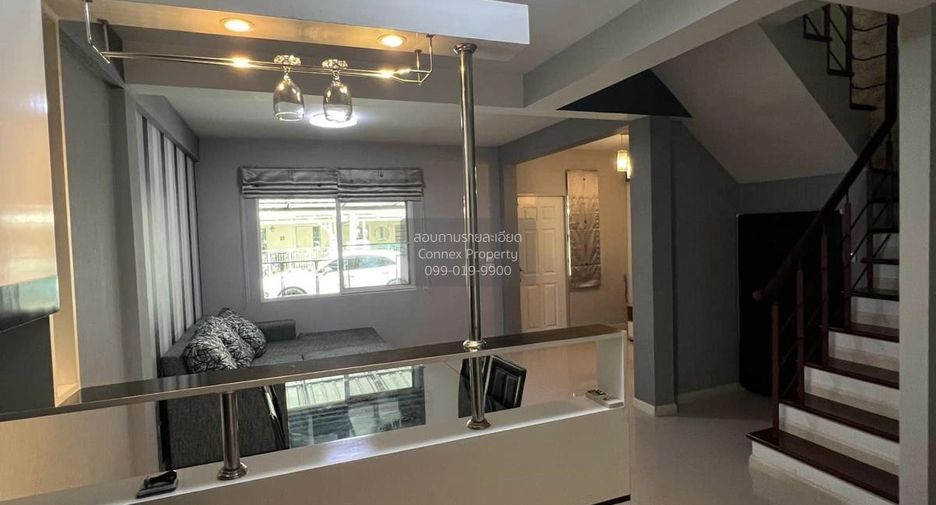Casa adosada en venta de 3 habitaciones en Phasi Charoen, Bangkok