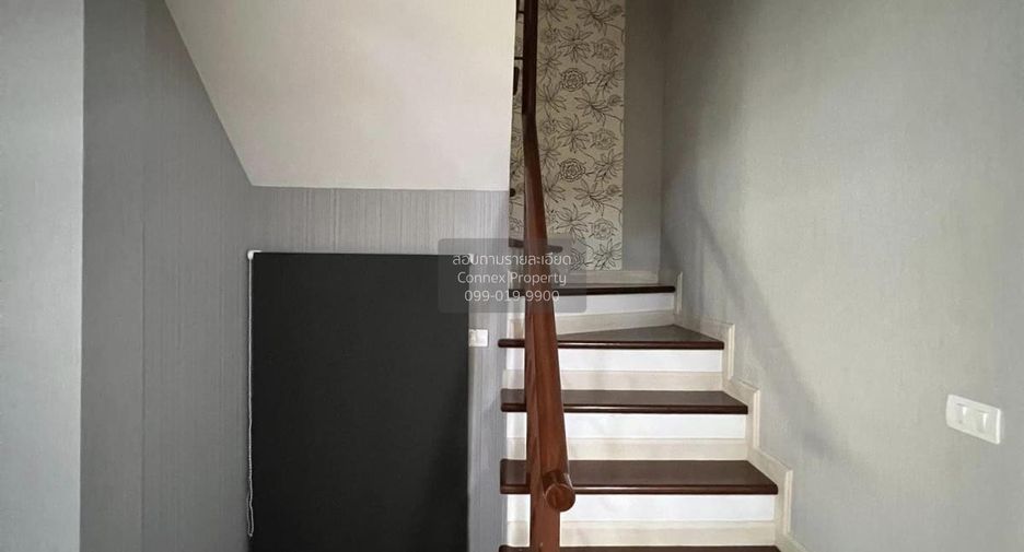 Casa adosada en venta de 3 habitaciones en Phasi Charoen, Bangkok