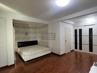 Casa adosada en venta de 3 habitaciones en Phasi Charoen, Bangkok