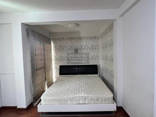 Casa adosada en venta de 3 habitaciones en Phasi Charoen, Bangkok