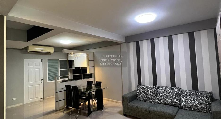 Casa adosada en venta de 3 habitaciones en Phasi Charoen, Bangkok