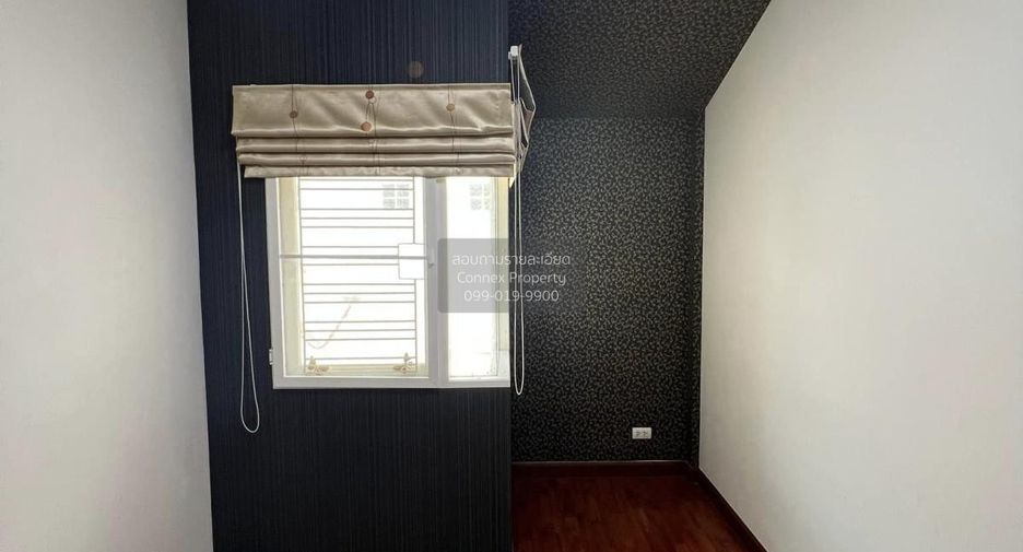 Casa adosada en venta de 3 habitaciones en Phasi Charoen, Bangkok