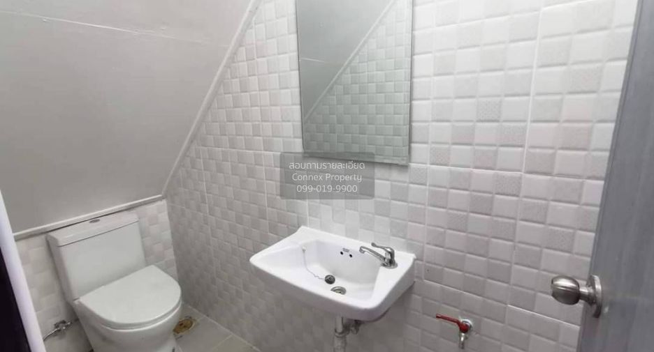 Casa adosada en venta de 5 habitaciones en Krathum Baen, Samut Sakhon