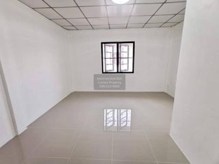 Casa adosada en venta de 5 habitaciones en Krathum Baen, Samut Sakhon