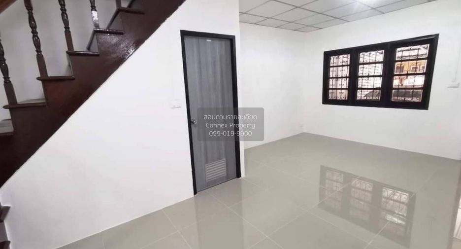 Casa adosada en venta de 5 habitaciones en Krathum Baen, Samut Sakhon