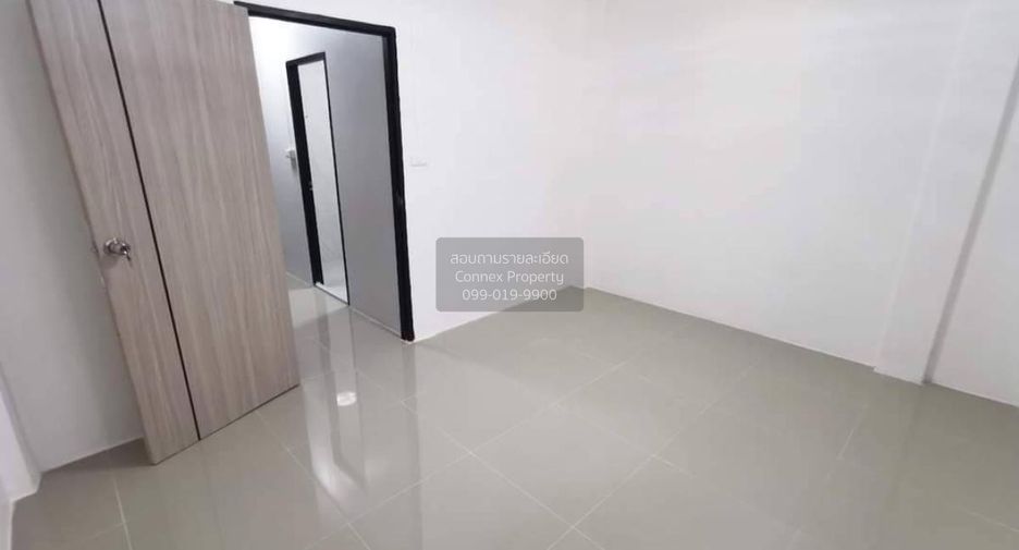Casa adosada en venta de 5 habitaciones en Krathum Baen, Samut Sakhon