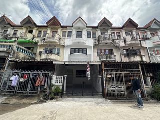 Casa adosada en venta de 5 habitaciones en Krathum Baen, Samut Sakhon
