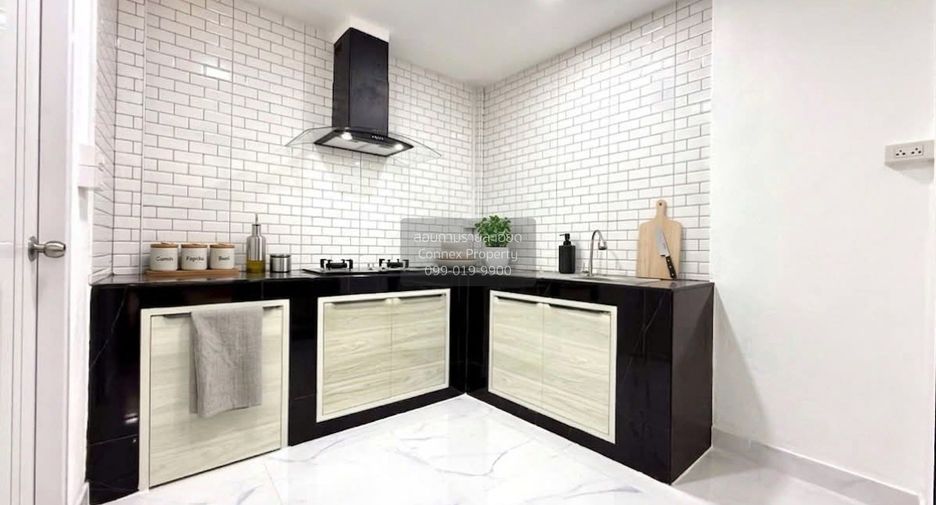Продажа 4 спальни таунхаус в Бангкок Яи, Бангкок