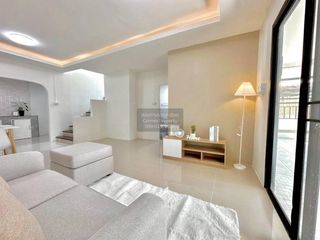 Casa adosada en venta de 3 habitaciones en Khlong Luang, Pathum Thani
