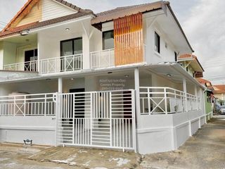 Casa adosada en venta de 3 habitaciones en Khlong Luang, Pathum Thani