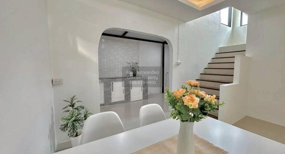 Casa adosada en venta de 3 habitaciones en Khlong Luang, Pathum Thani