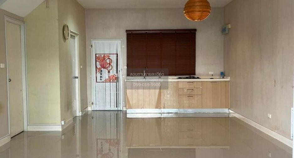 For sale 3 bedrooms townhouse in Rat Burana, Bangkok