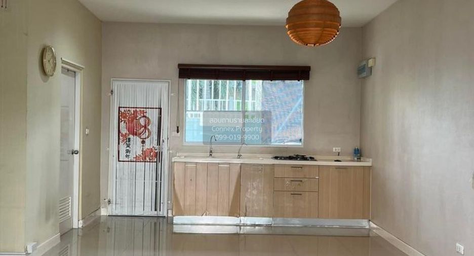 For sale 3 bedrooms townhouse in Rat Burana, Bangkok