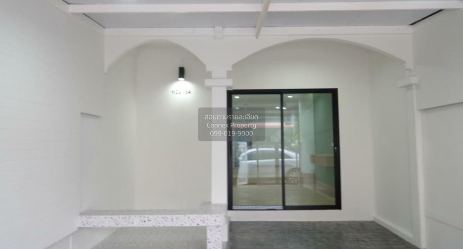 Casa adosada en venta de 2 habitaciones en Chatuchak, Bangkok