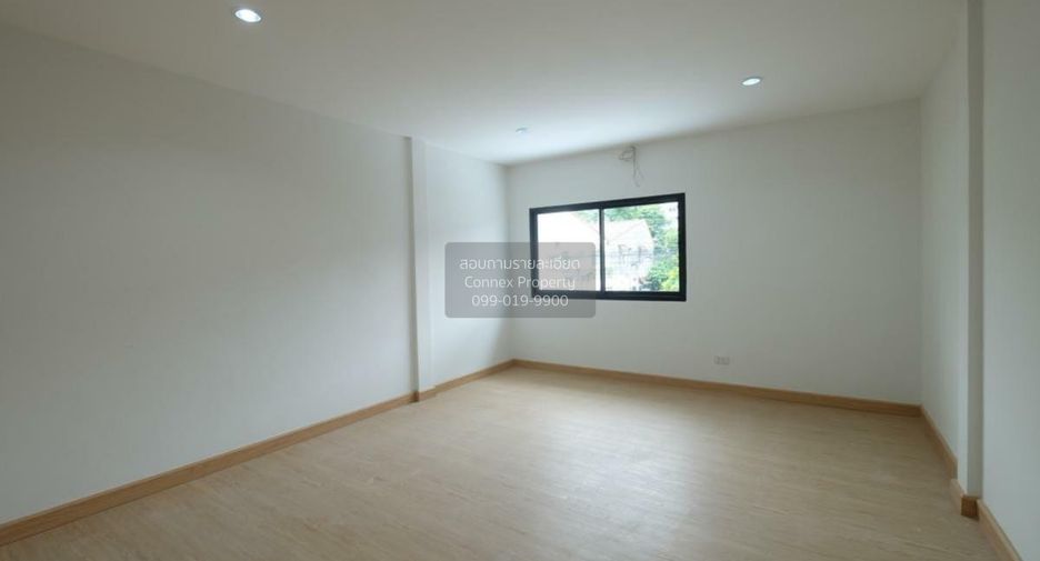 Casa adosada en venta de 2 habitaciones en Chatuchak, Bangkok
