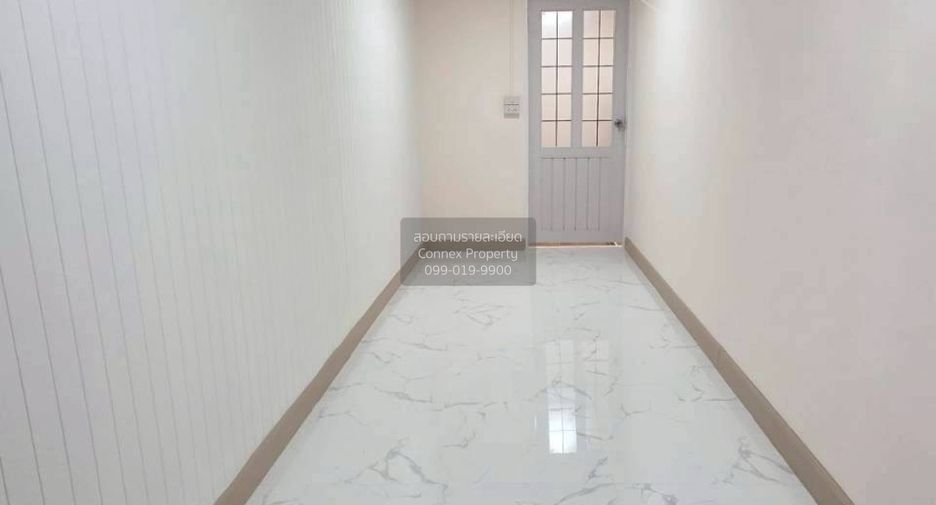Casa adosada en venta de 3 habitaciones en Bang Yai, Nonthaburi