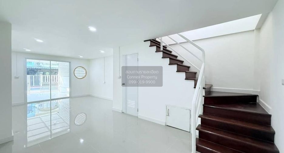 For sale 2 bedrooms townhouse in Mueang Nonthaburi, Nonthaburi