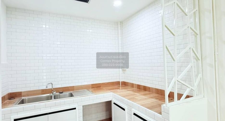 For sale 2 bedrooms townhouse in Mueang Nonthaburi, Nonthaburi