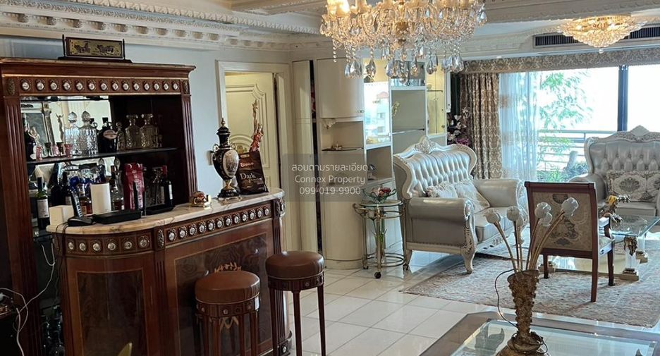 For sale 4 bedrooms condo in Khlong Toei, Bangkok