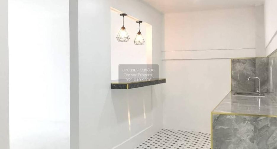 For sale 3 bedrooms townhouse in Sai Noi, Nonthaburi