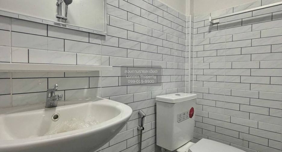 For sale 2 bedrooms townhouse in Pak Kret, Nonthaburi