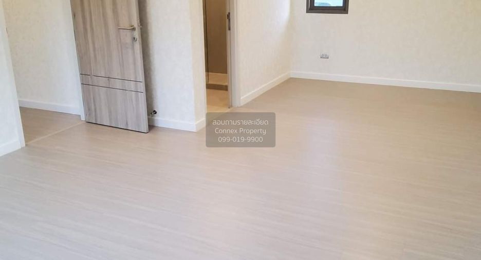 For sale 4 bedrooms house in Lat Krabang, Bangkok