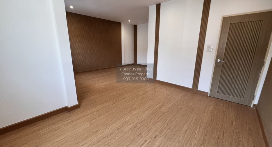 Reihenhaus zum Kauf mit 3 Zimmer in Bangkok Noi, Bangkok