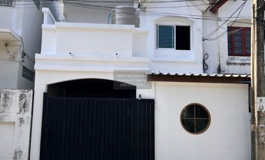 Reihenhaus zum Kauf mit 3 Zimmer in Bangkok Noi, Bangkok