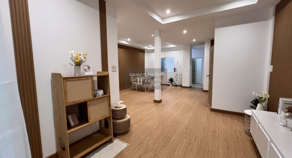 Reihenhaus zum Kauf mit 3 Zimmer in Bangkok Noi, Bangkok
