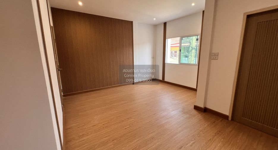 Reihenhaus zum Kauf mit 3 Zimmer in Bangkok Noi, Bangkok