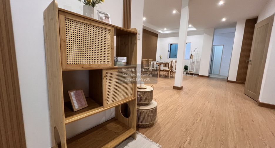 Reihenhaus zum Kauf mit 3 Zimmer in Bangkok Noi, Bangkok