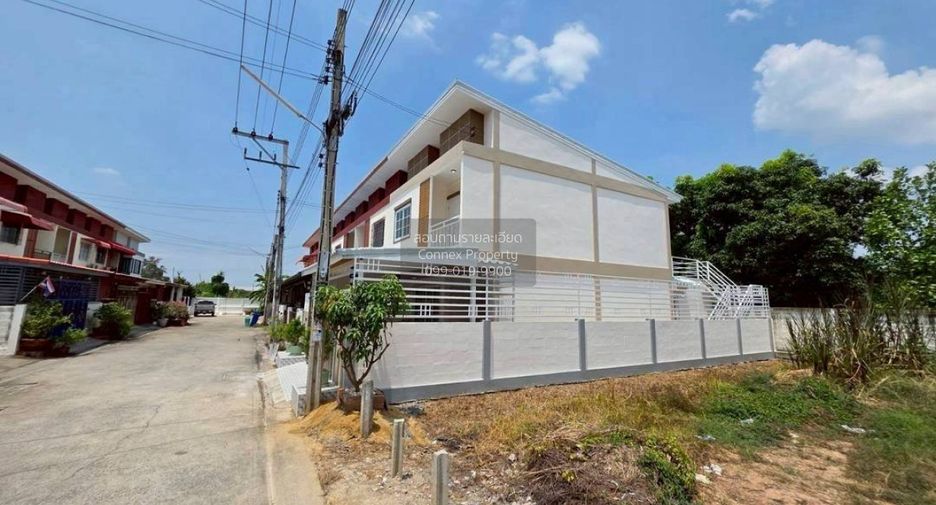 Casa adosada en venta de 4 habitaciones en Bang Yai, Nonthaburi