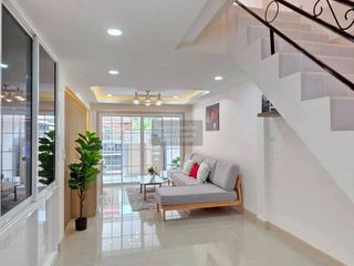 Casa adosada en venta de 4 habitaciones en Bang Yai, Nonthaburi