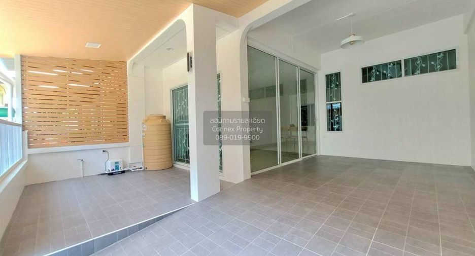 À vendre 4 chambres maison de ville à Bang Bua Thong, Nonthaburi