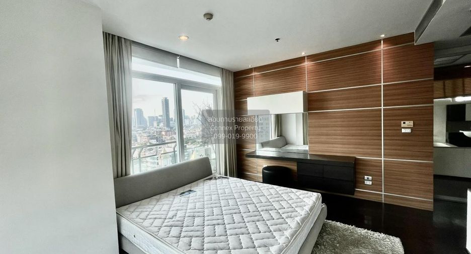 For sale 3 bedrooms condo in Watthana, Bangkok