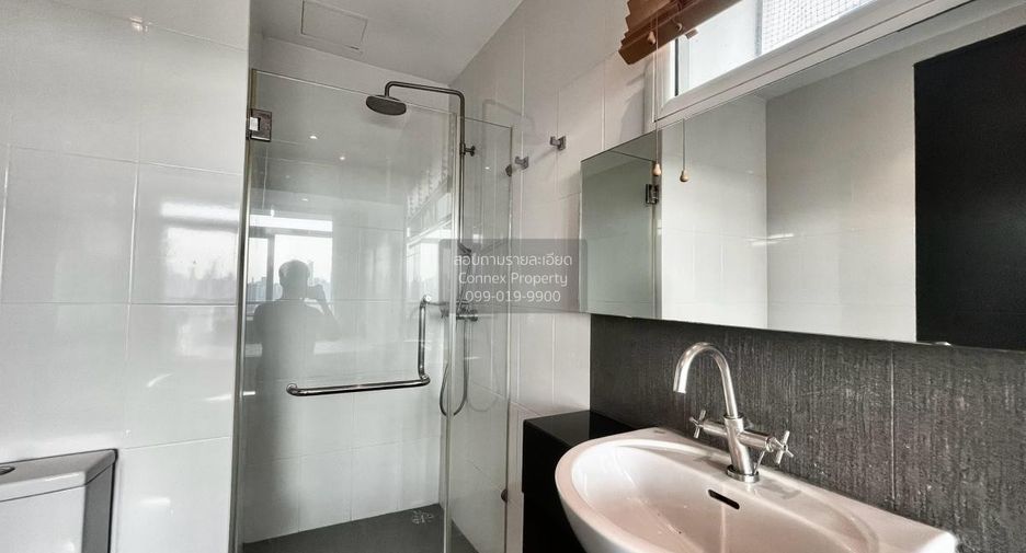 For sale 3 bedrooms condo in Watthana, Bangkok
